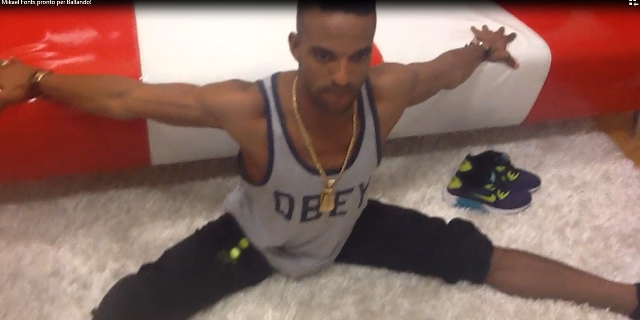 Cattura Mikael fonts pronto per ballando