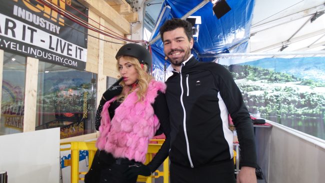 Valeria lancia un bacio+++ ok